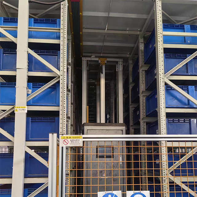 Empilhador multicamadas ASRS para planta de fabricação